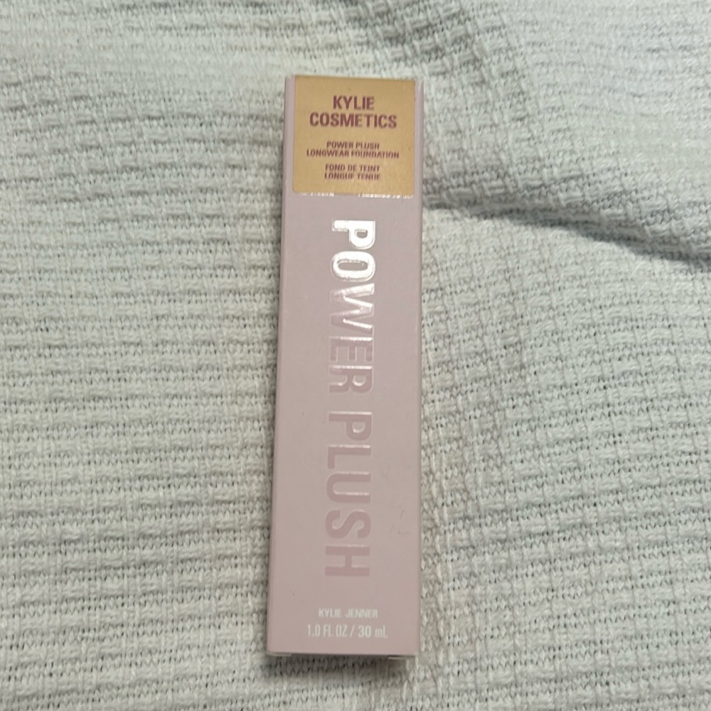NEW Kylie cosmetics longwear foundation shade 2w